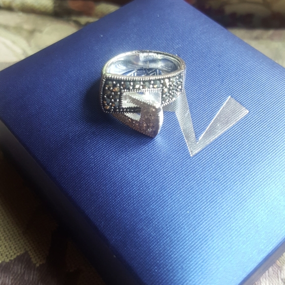 Ring - Picture 1 of 1